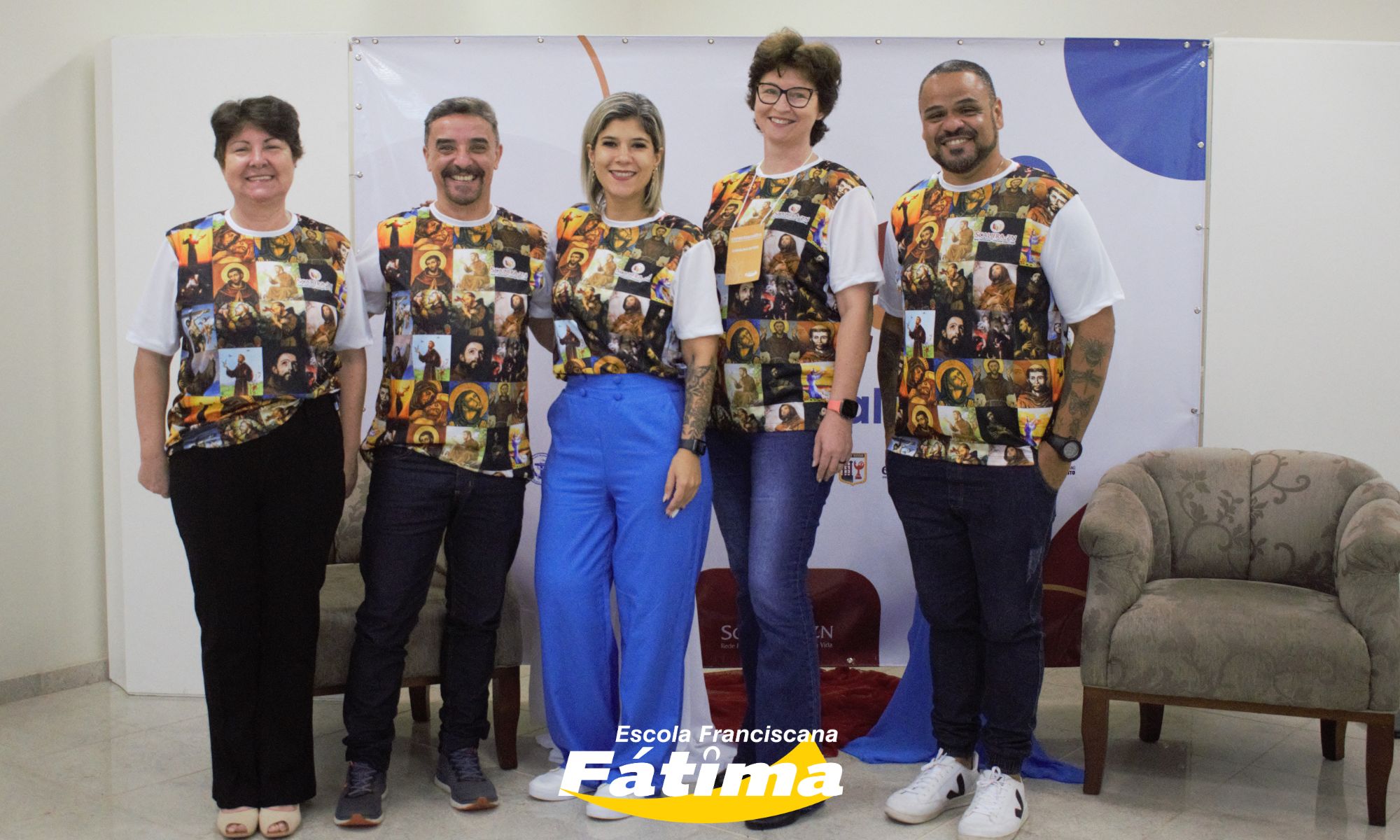  equipe  de Marketing e Comunicação.